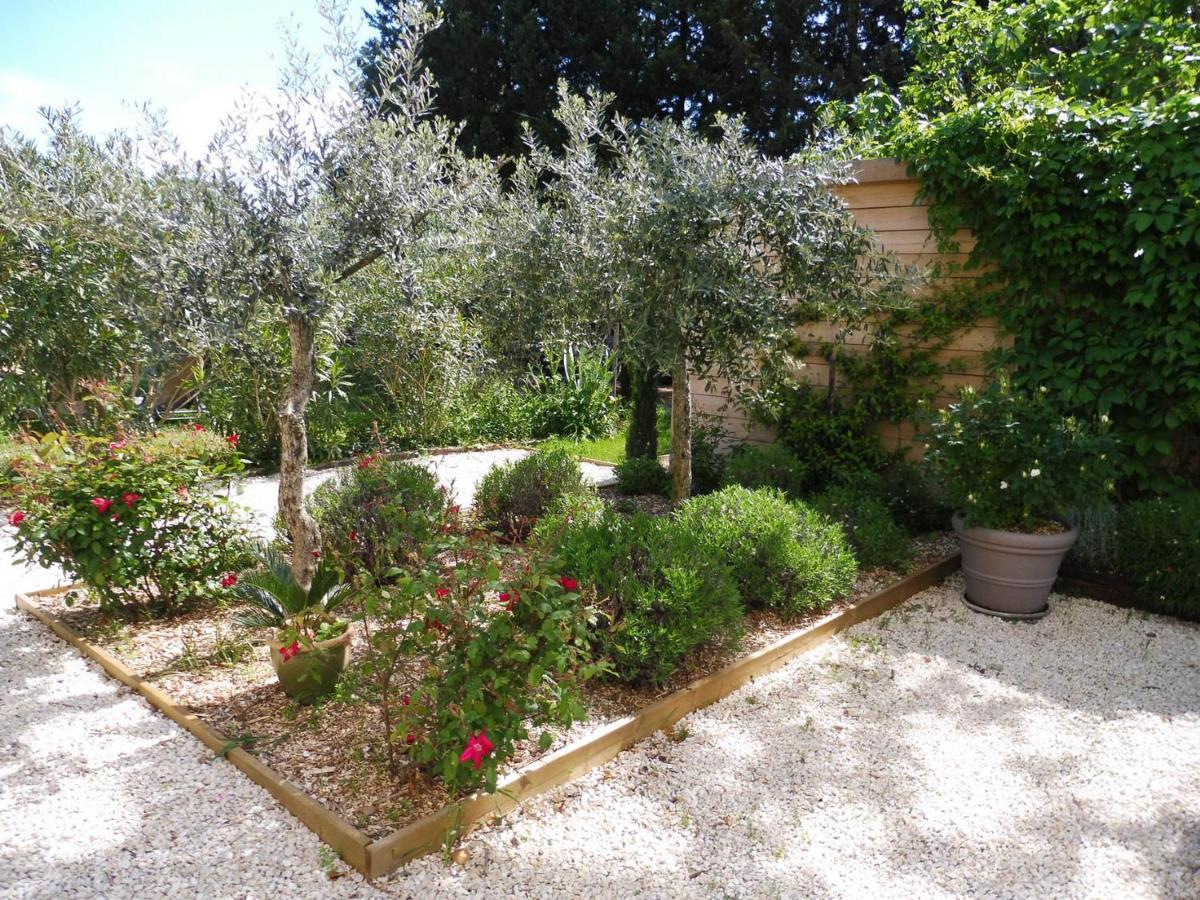 Mas Des Rabasses Bed and Breakfast Le Pontet  Buitenkant foto